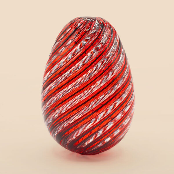 Œuf torsadé rouge édition Plaza Athénée